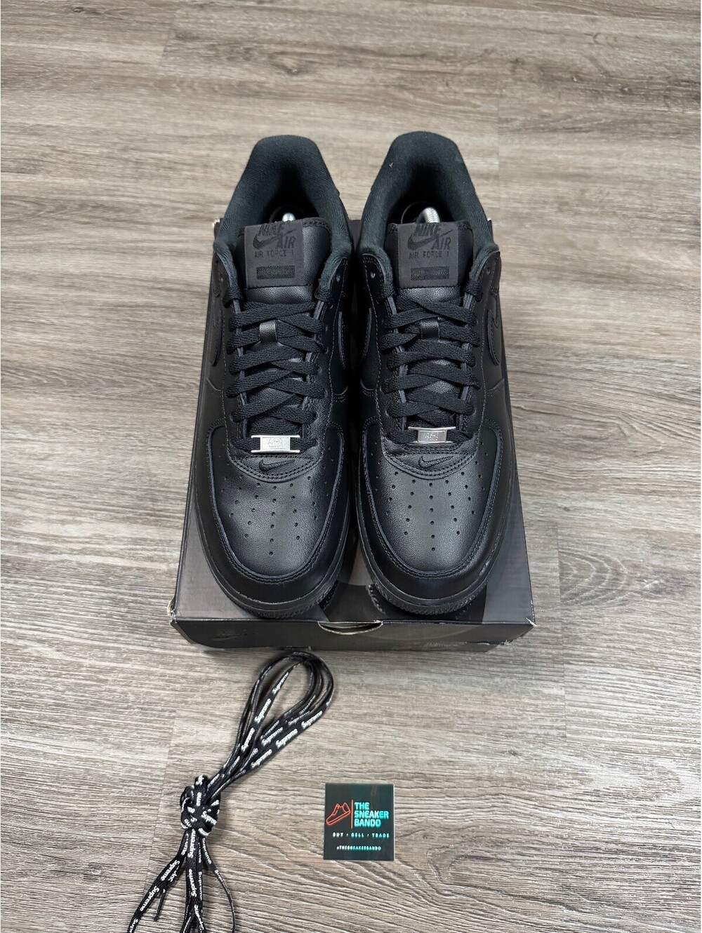 Size 10.5 - Nike Air Force 1 Low Supreme Black - Picture 2 of 9